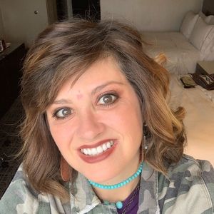 Meet your Posher, Janet